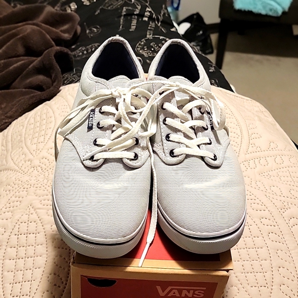 VANS - Picture 2 of 5